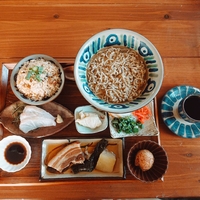 沖縄そばと地魚料理 上原そばの写真