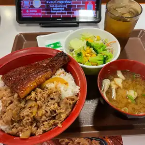 すき家 169号奈良紀寺町店の写真