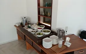 ワイン食堂Salad-Leaf