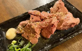 もつ焼き＆牛刺し 肉酒場 とろっと 西新宿店