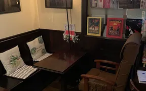 Cafe Lounge ＆ Library pratimakrrm cha -ゆるやかな彫刻-