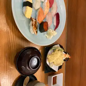 すし屋 銀蔵 千葉中央店の写真